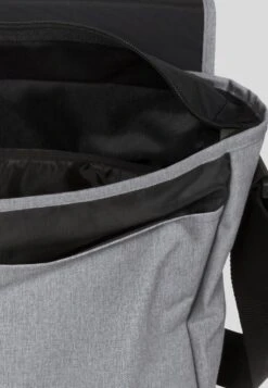 Eastpak Core Colors/Authentic - Schoudertas - Sunday Grey -Eastpak bb5b6cba39ab4deaa9fe78fd6600ad69