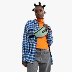 Eastpak Springer Heuptas Calm Green 13 Eastpak Springer Heuptas Calm Green -Eastpak ek000074 5d7 alt001 uc250780 mhigh