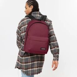 Eastpak Out Of Office Rugzak Bushy Burgundy -Eastpak ek000767 2a9 alt004 uc214998 mhigh