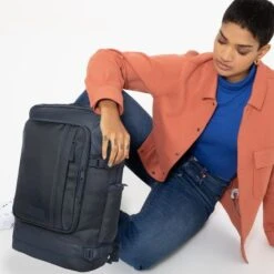 Eastpak Tecum L Cnnct Marine -Eastpak ek00092d o16 alt001 uc222741 mhigh