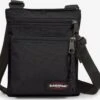 Eastpak Schoudertasjes Schoudertas Rusher Dames Zwart -Eastpak f311b21b1f843f27e9863bbe1ef2926e