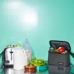 Eastpak Oval Lunch Koeltas Black -Eastpak oval lunch 2