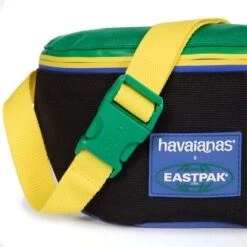 Eastpak Springer Heuptas Havaianas Mix Black -Eastpak springer h mix black 3